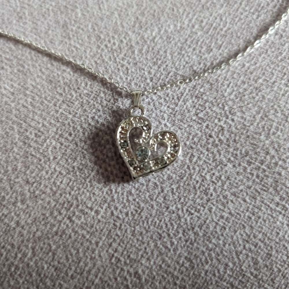 Cute Simple Heart Pendant on Dainty Chain